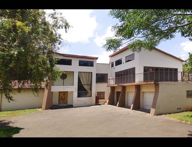 6 BEDROOM HOUSE FOR SALE IN PRESIDENT PARK